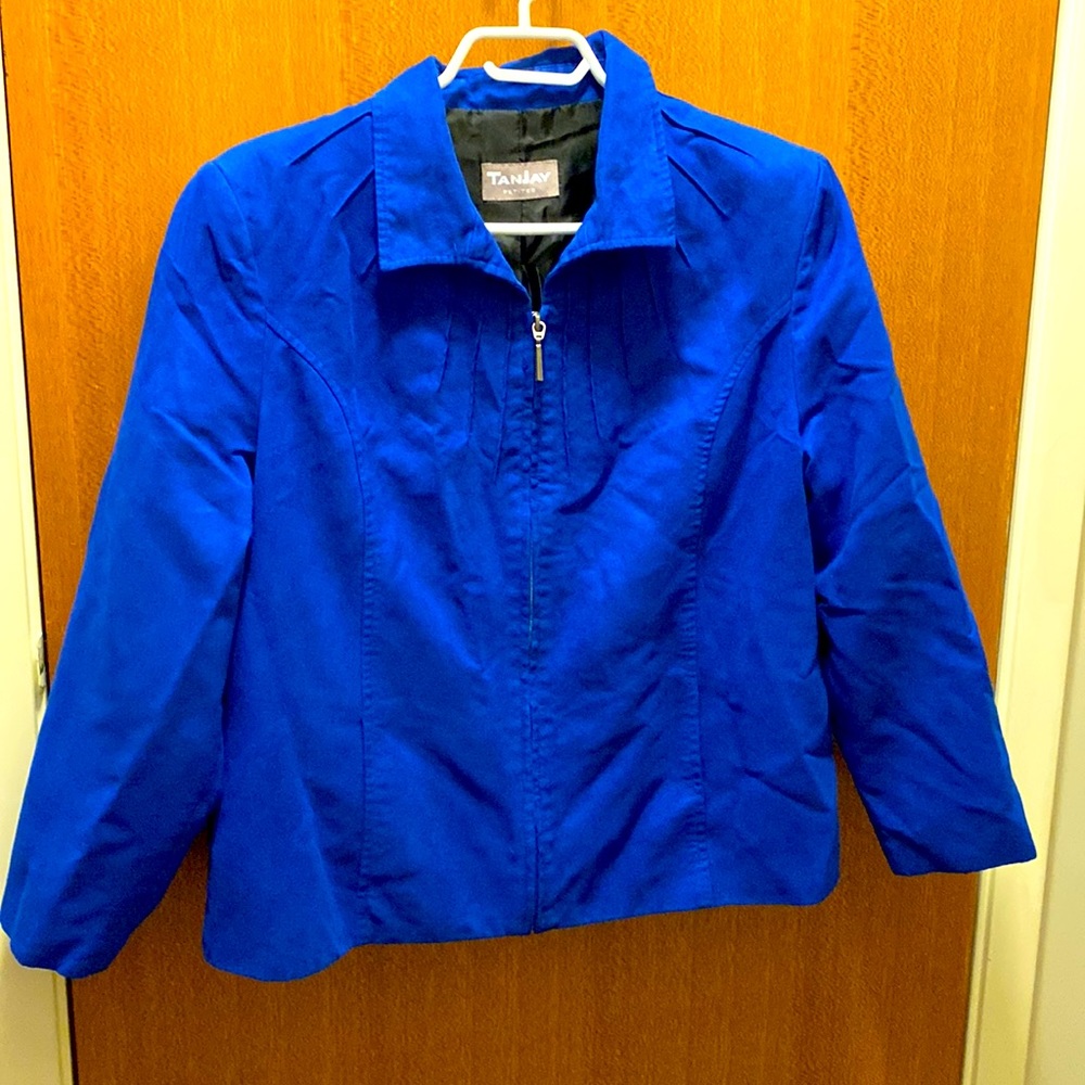 I am selling a jacket.